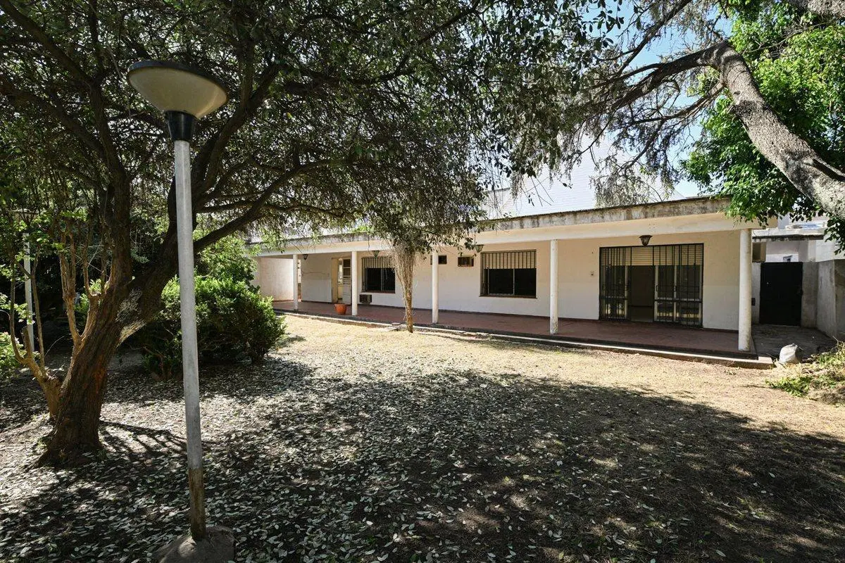 CASA EN VENTA CASTELLI 500 V. TUERTO CENTRO 4