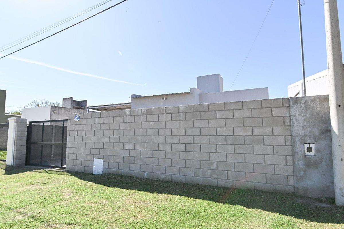 CASA EN VENTA 2/3 DORM. EXCELENTE ESTADO