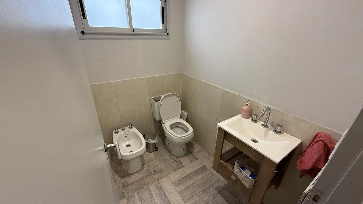 Se vende Local/oficina en Av. Laprida al 400 - VT 5
