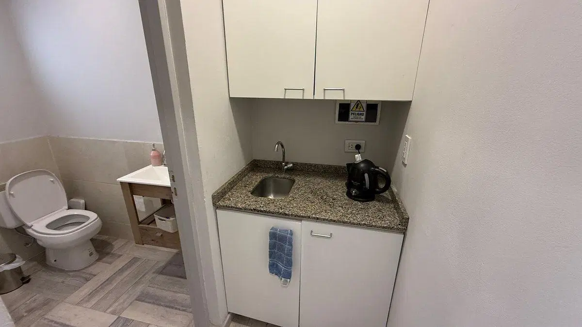 Se vende Local/oficina en Av. Laprida al 400 - VT 4