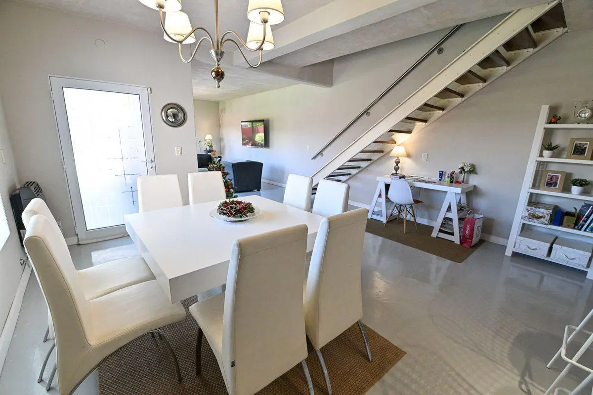 CASA 3 DORMITORIOS - IMPECABLE 2