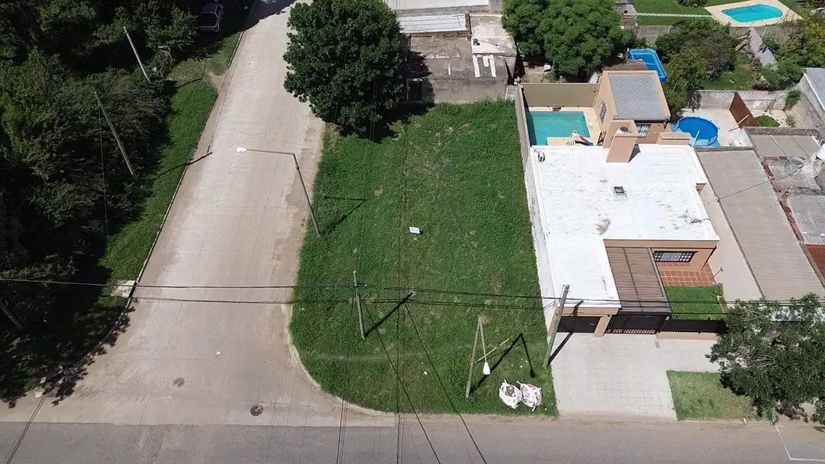 VENTA TERRENO ESQUINA CASTELLI Y AUFRANC 4