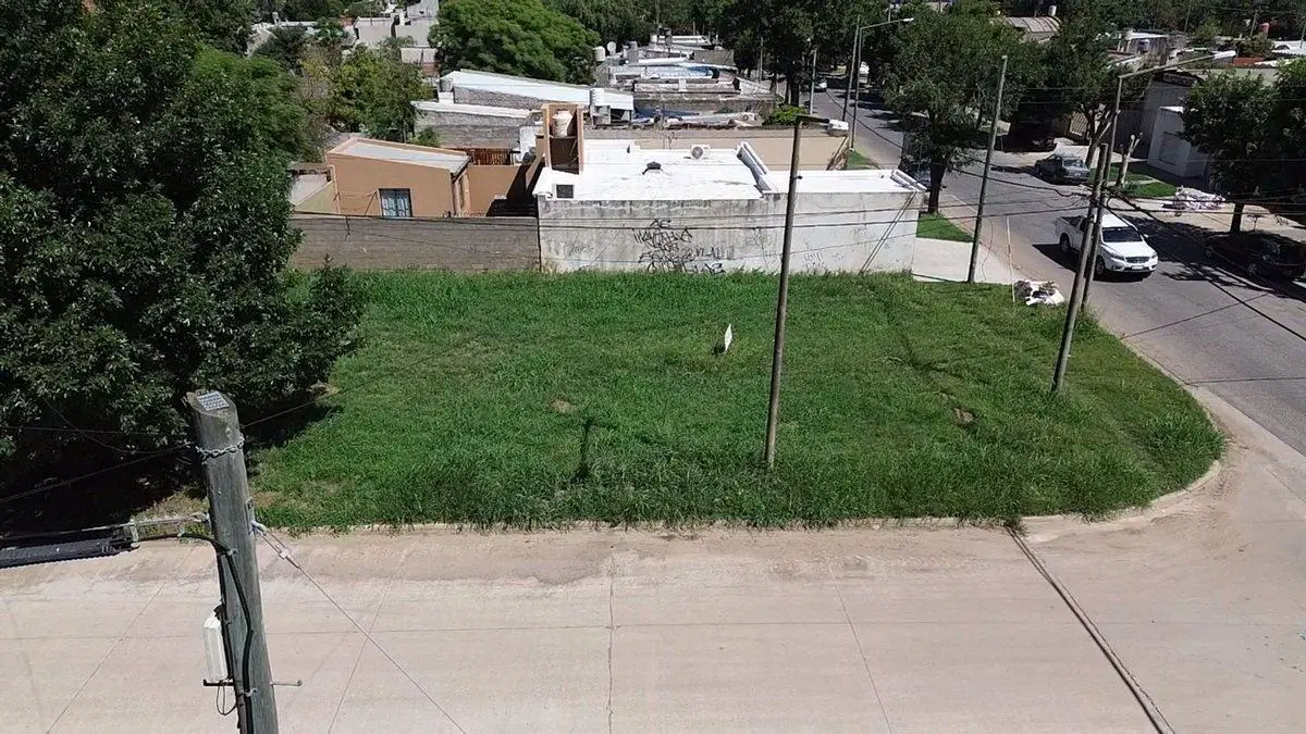 VENTA TERRENO ESQUINA CASTELLI Y AUFRANC 5
