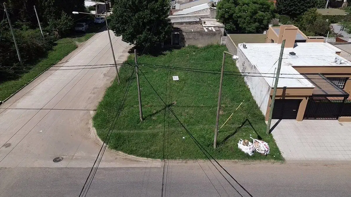 VENTA TERRENO ESQUINA CASTELLI Y AUFRANC 2