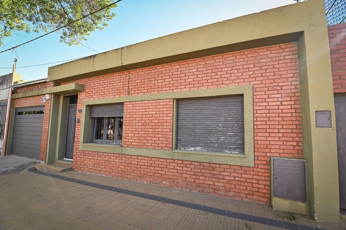 CASA EN VENTA 3 DORM BARRIO CENTRO I