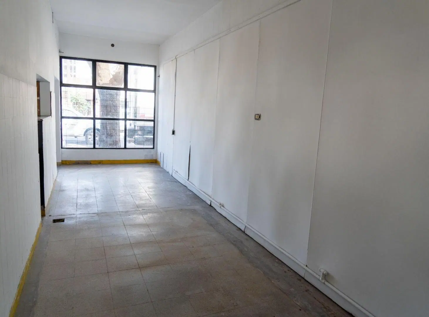 Local comercial en alquiler sobre Av. Santa Fe -VT 4