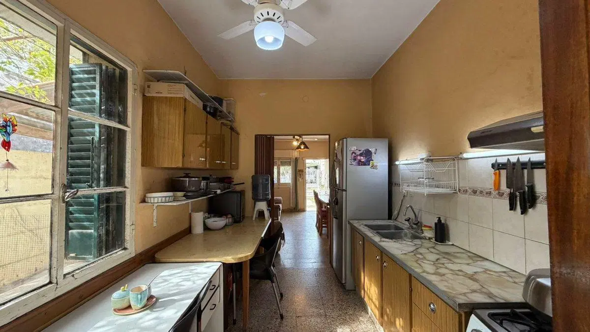 Remax Tendencia vende casa de dos dormitorios 3