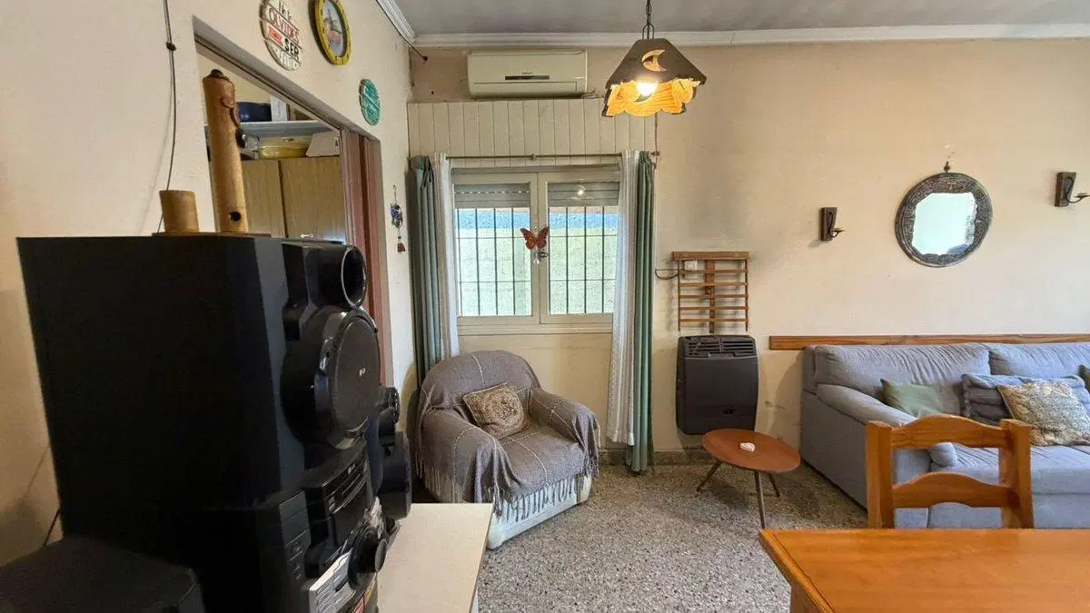Remax Tendencia vende casa de dos dormitorios 2