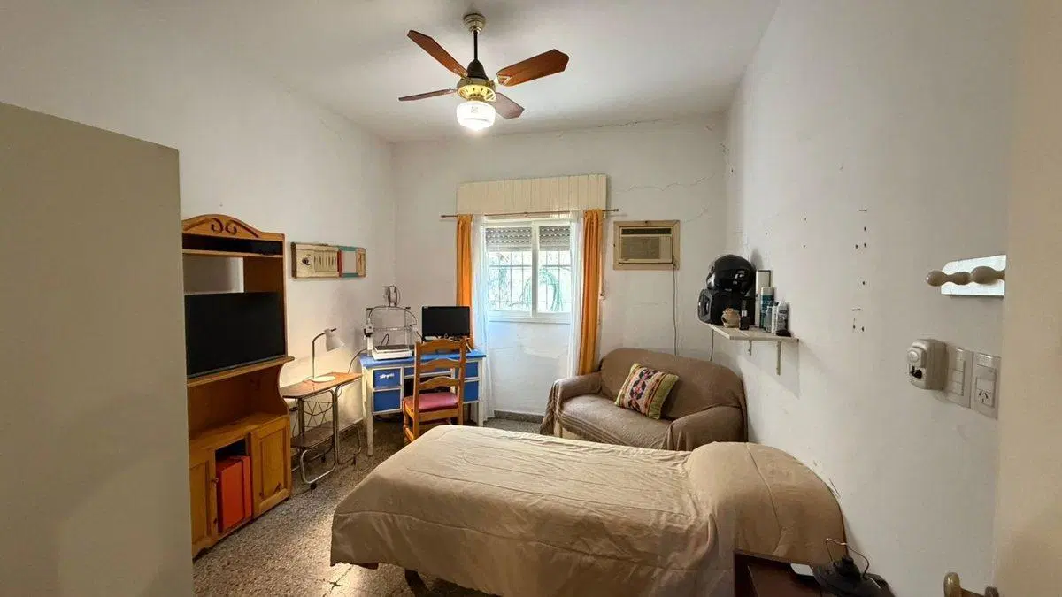 Remax Tendencia vende casa de dos dormitorios 4