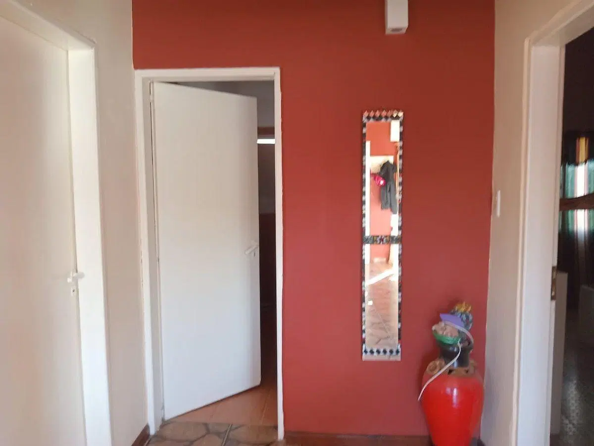 Casa de dos dormitorios con pileta en Murphy 4