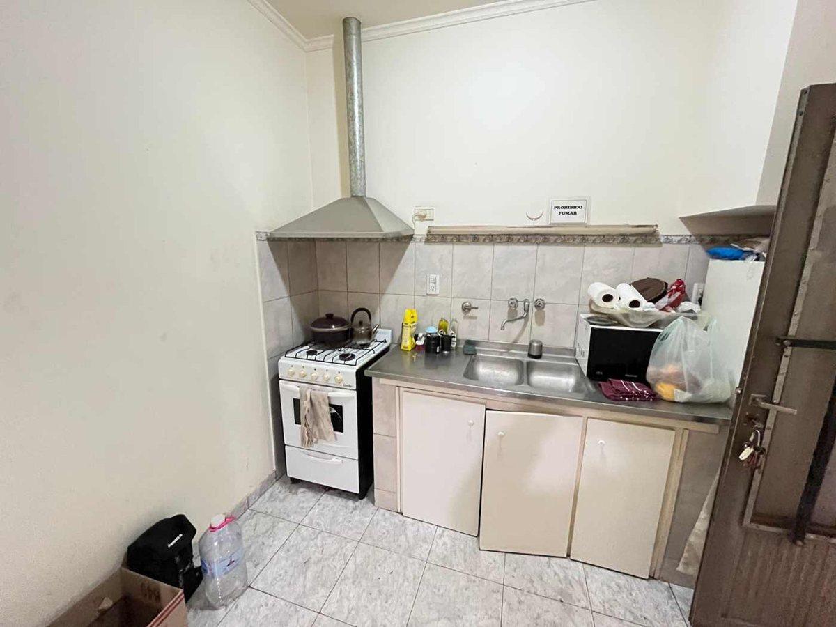 Foto de VENTA Departamento de 2 Dormitorios en Centro 3, imagen 2