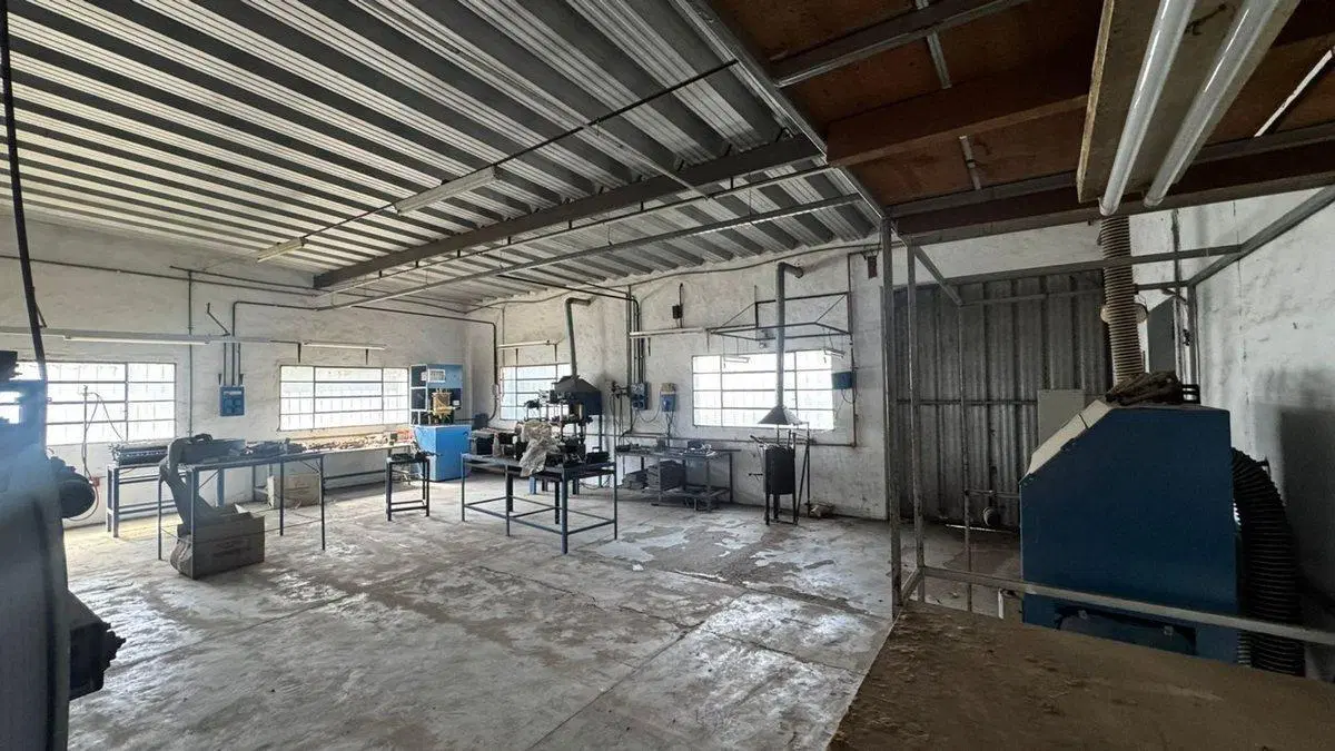 SE VENDE GALPON CON OFICINAS EN PARQUE INDUSTRIAL 3