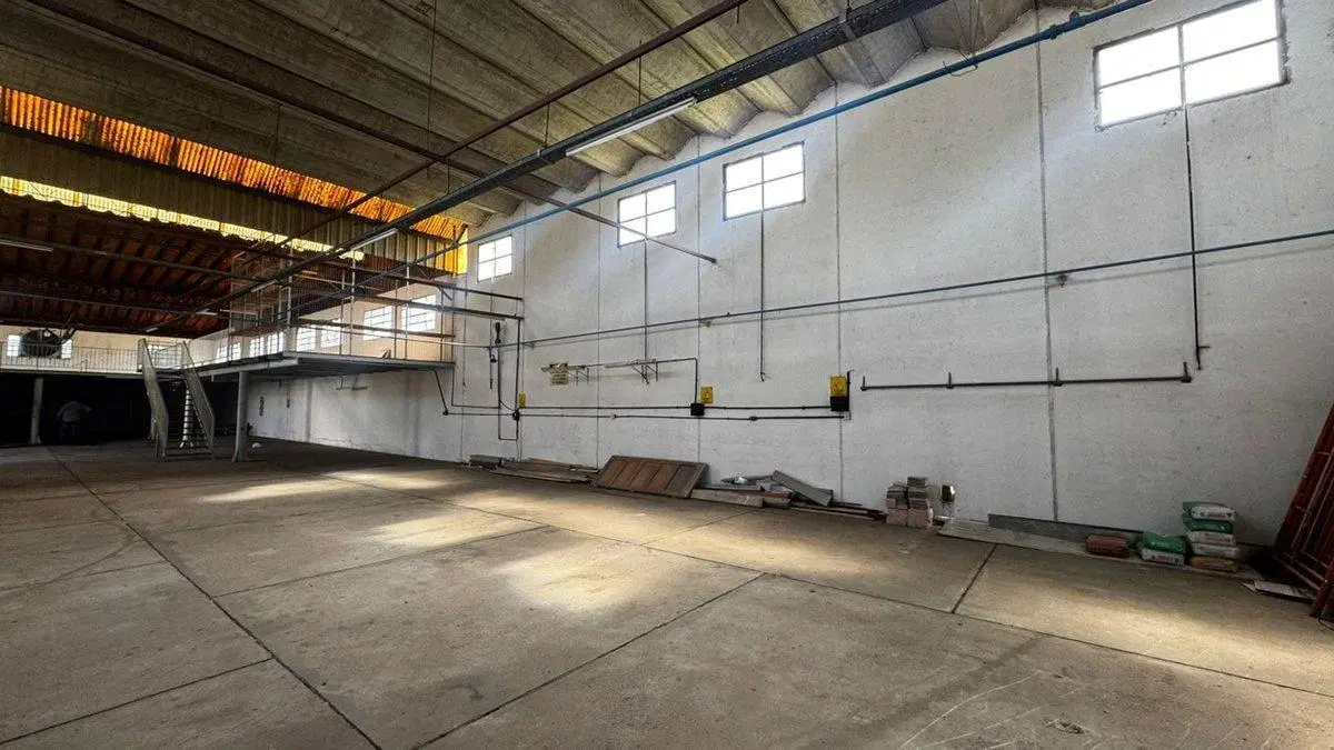 SE VENDE GALPON CON OFICINAS EN PARQUE INDUSTRIAL 4