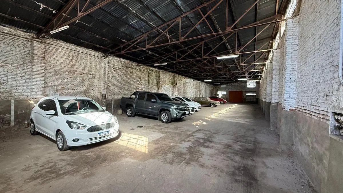 Se vende Galpón ideal p/uso comercial-Lavalle 643 3