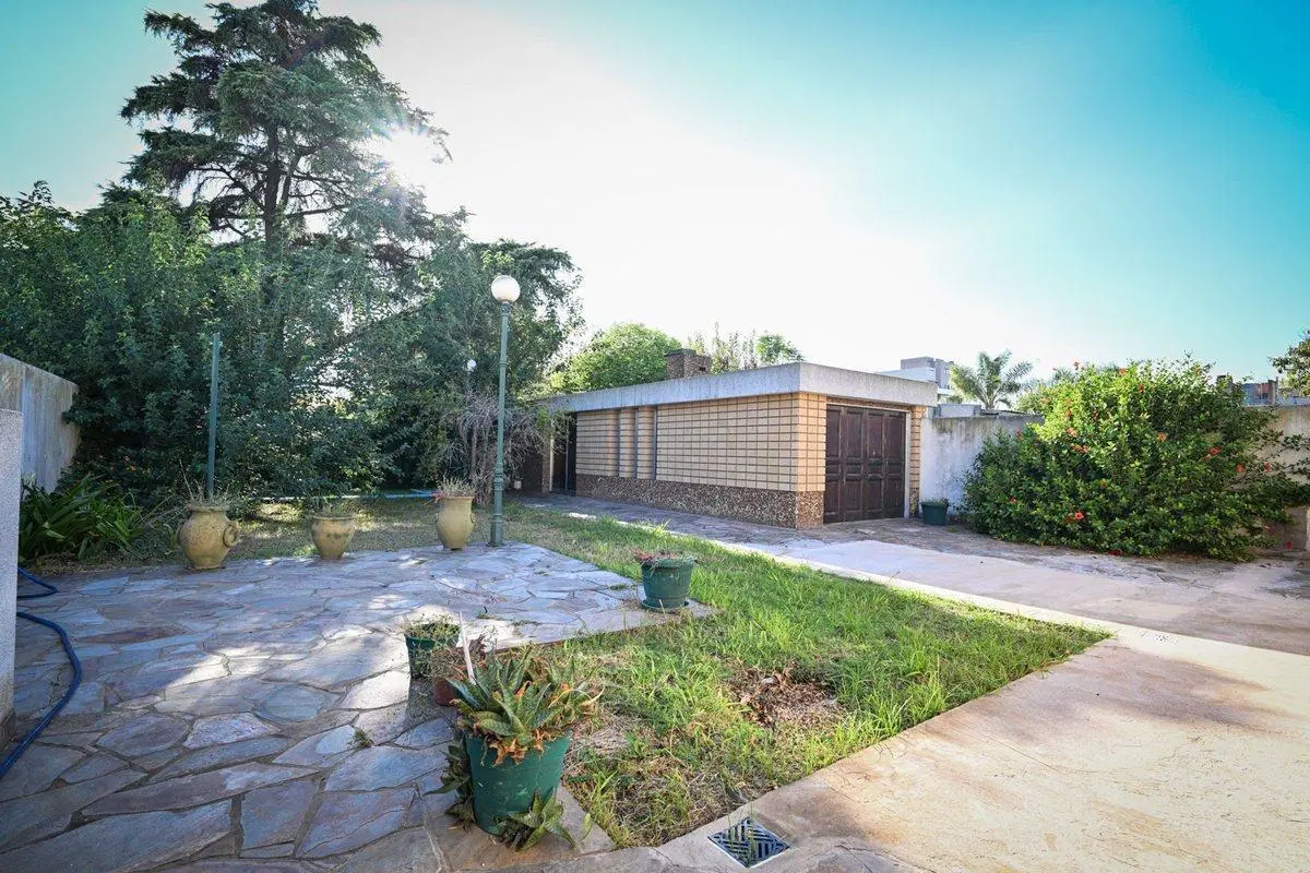 Importante casa  en excelente ubicación 3