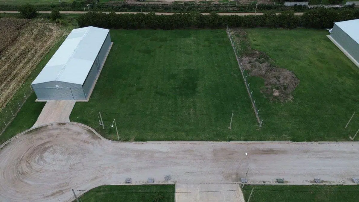 Se vende lote Uso Industrial en VT 2