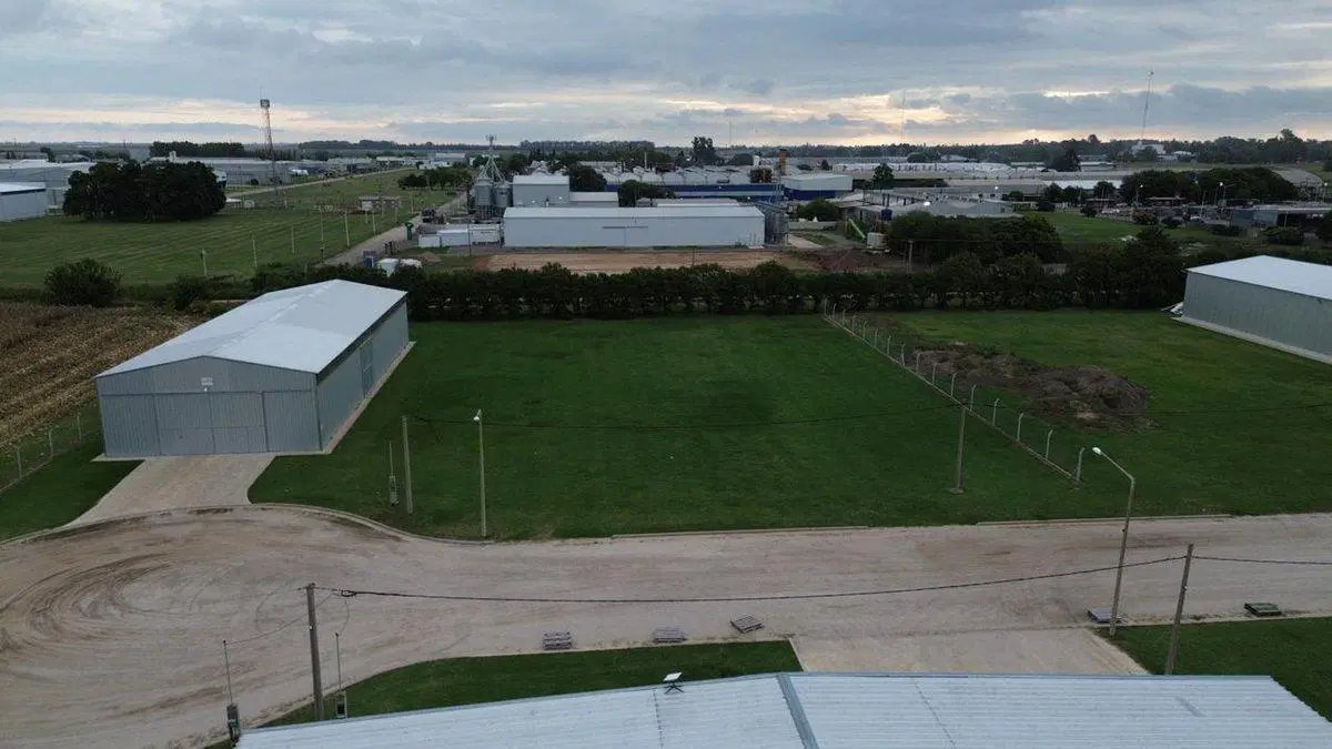 Se vende lote Uso Industrial en VT 5