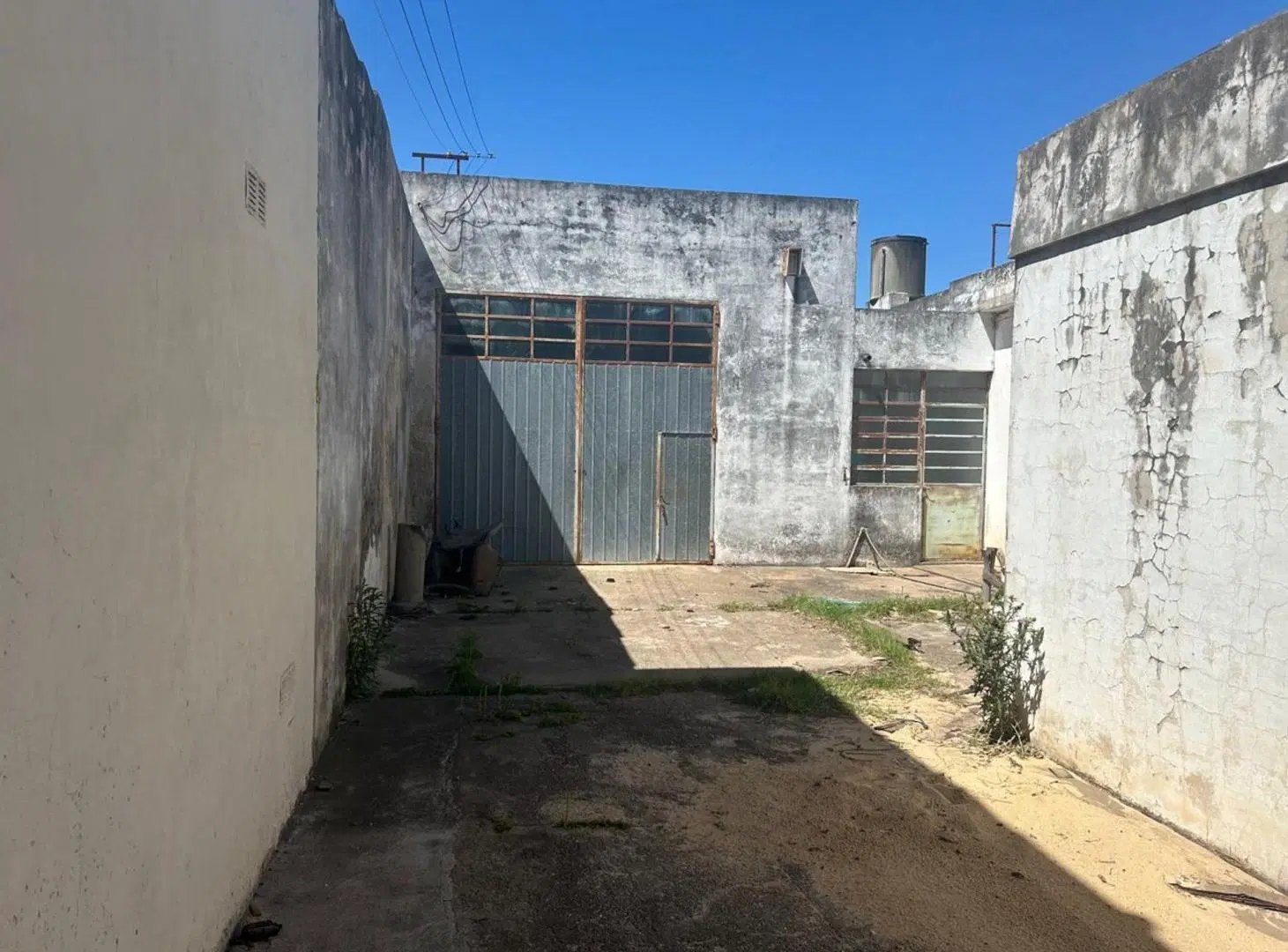 GALPON CENTRICO CON CASA Y LOCAL 3