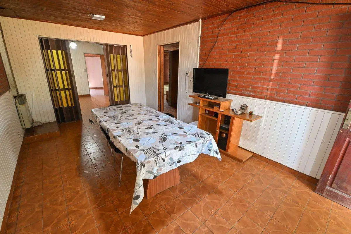 CASA EN VENTA 350 MTS2 TERRENO + PILETA ZONA UNR 5