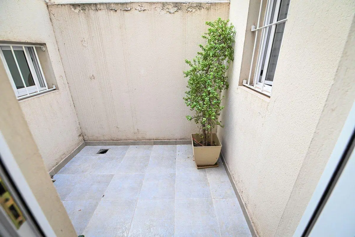 DEPTO EN VENTA C/COCHERA Y PATIO CENTRO II 8