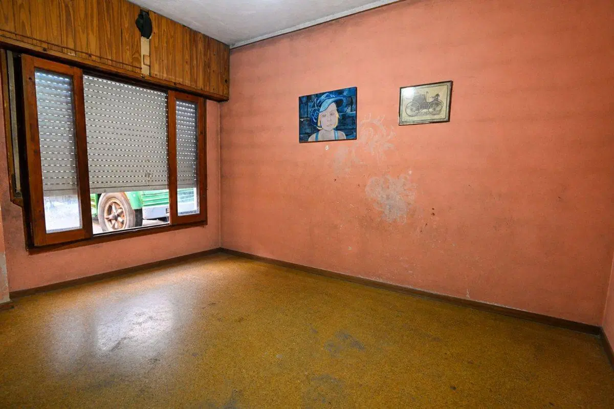 CASA CON GRAN TERRENO 12,5X43 SOBRE AV SANTA FE 5