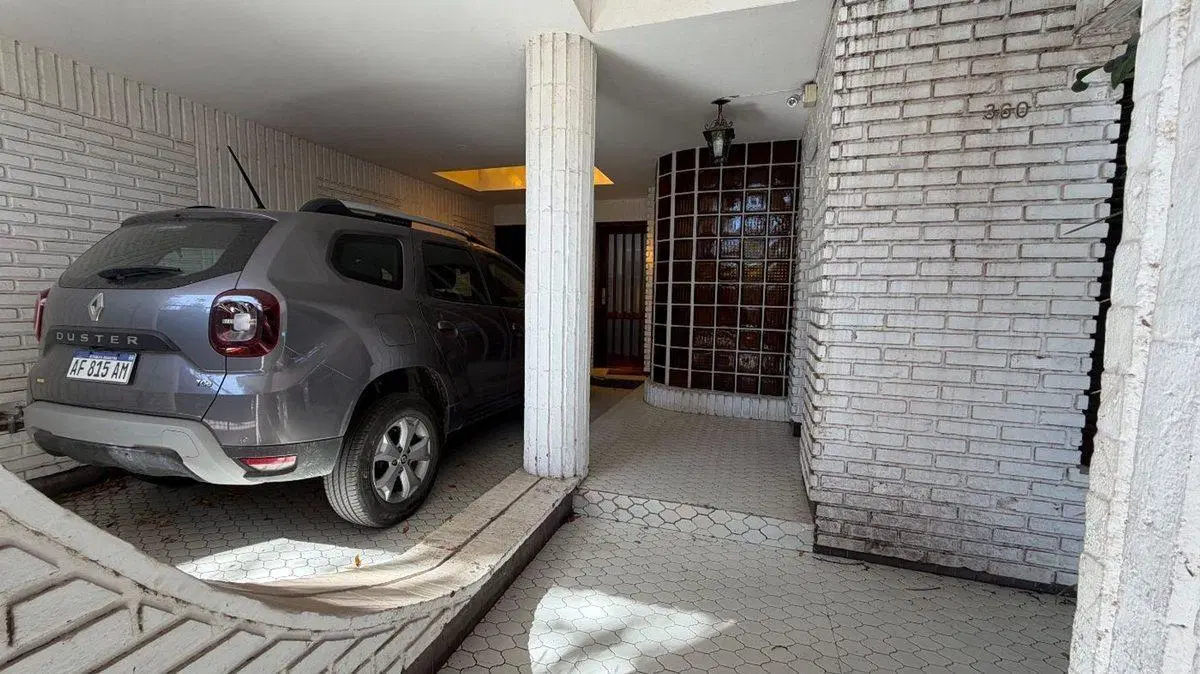 CASA EN VENTA 3 DORMITORIOS CON PILETA Y QUINCHO 5