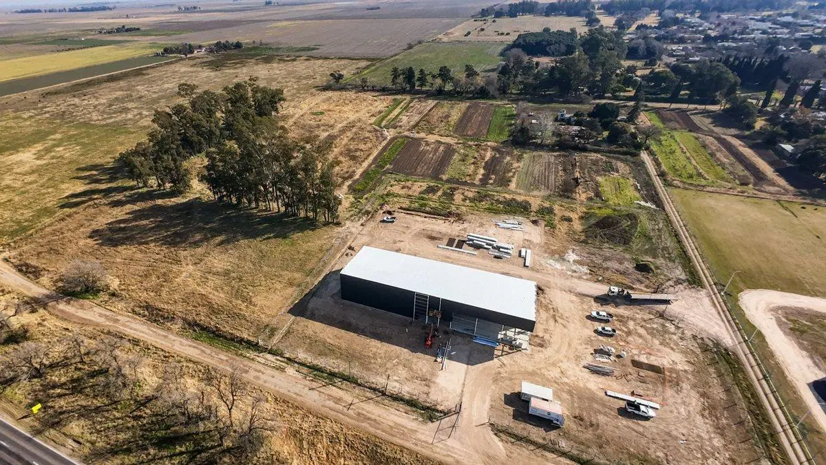 Se vende lote de 3.360 m2 s/Ruta Nac. 33, VT. 4