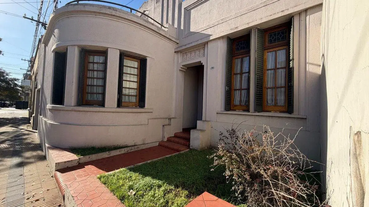 IMPORTANTE PROPIEDAD EN VENTA EN PLENO CENTRO 4