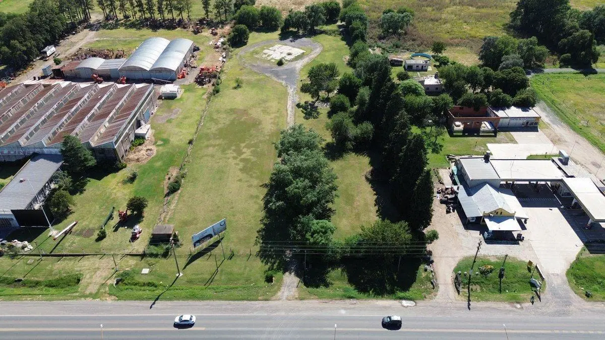 Se vende lote de 2,15 ha, s/RNN°8, V.T. (Z.9) 5
