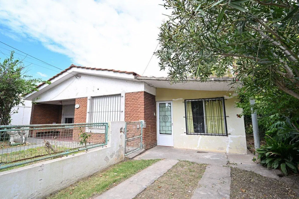 CASA CON AMPLIO TERRENO IDEAL PARA DESARROLLO 5