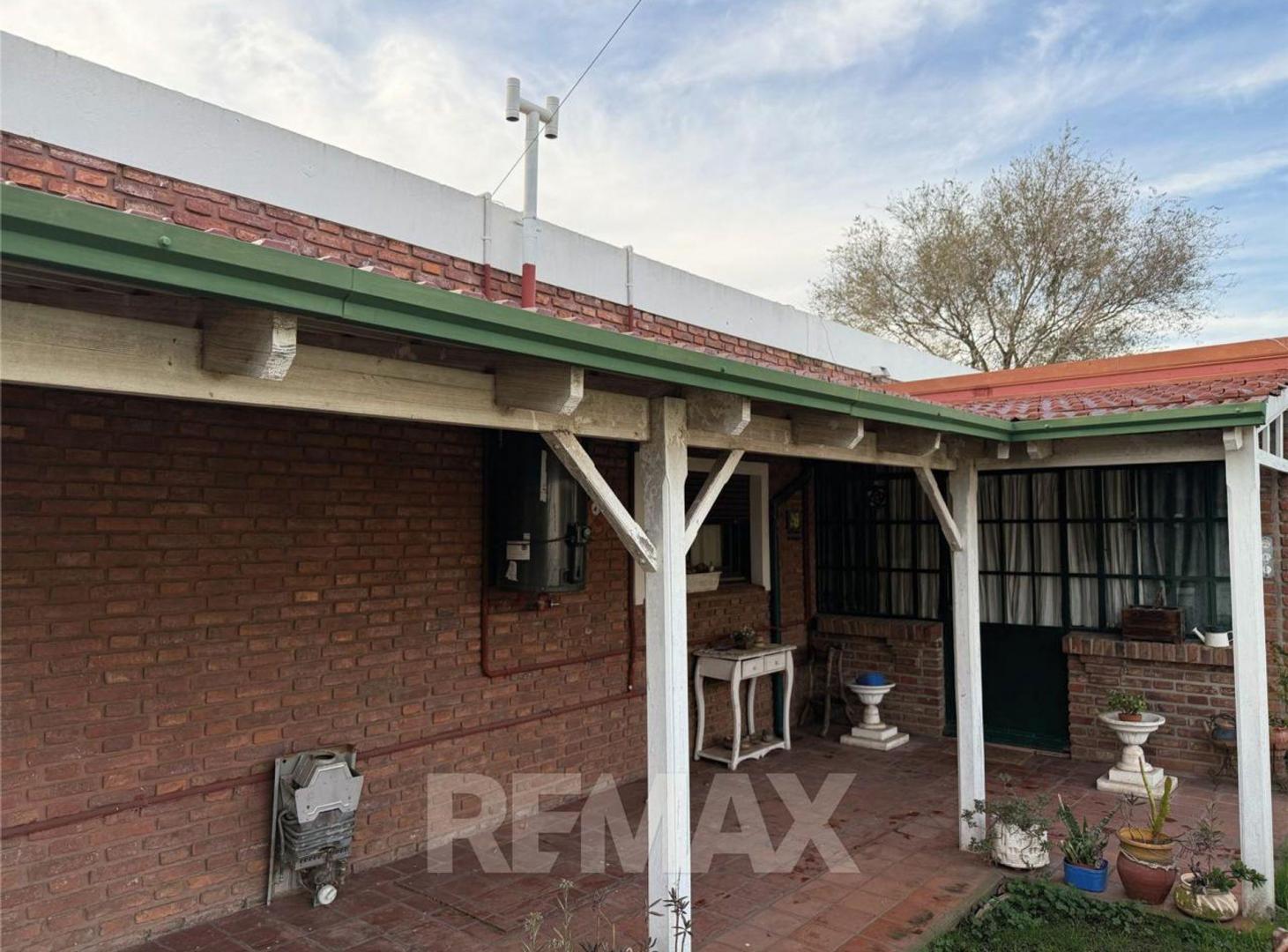 EN VENTA Casa 3 dormitorios con jardín