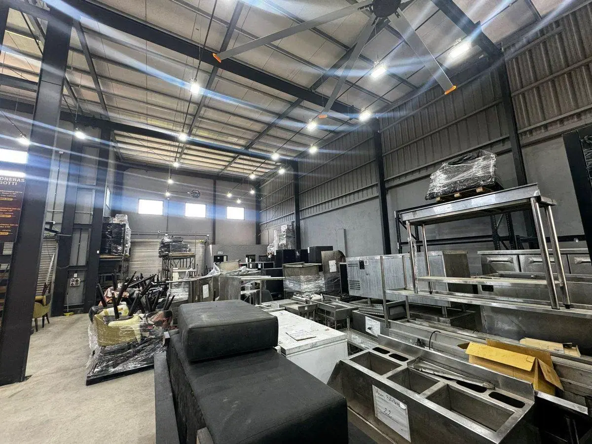 ALQUILER LOCAL COMERCIAL EN VENADO TUERTO 4