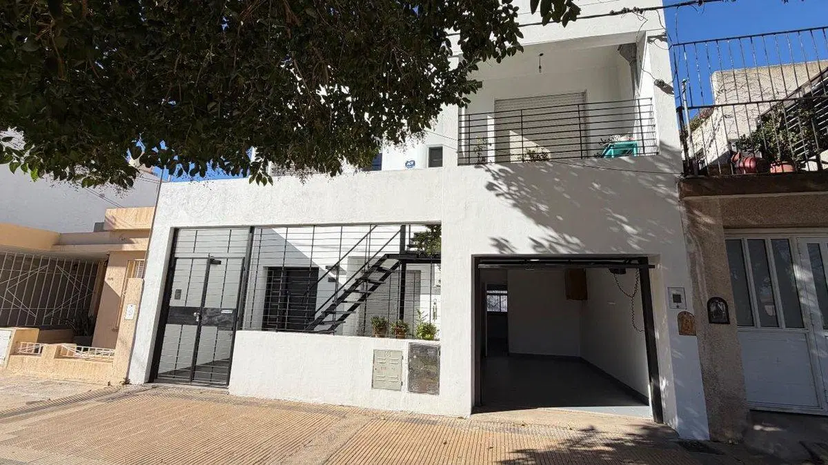 VENTA CASA 2 DORMITORIOS PATIO Y COCHERA 5