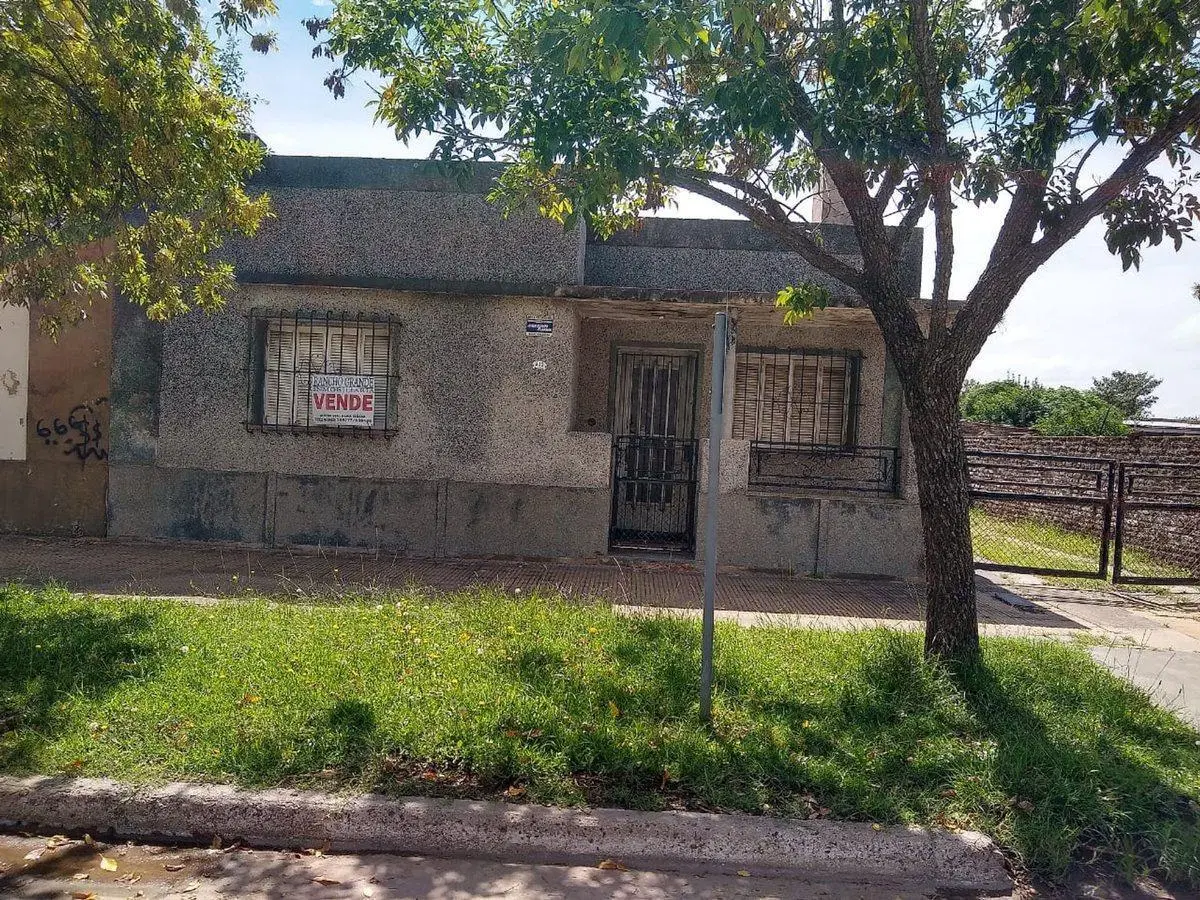 Casa a reciclar con local y terreno 3