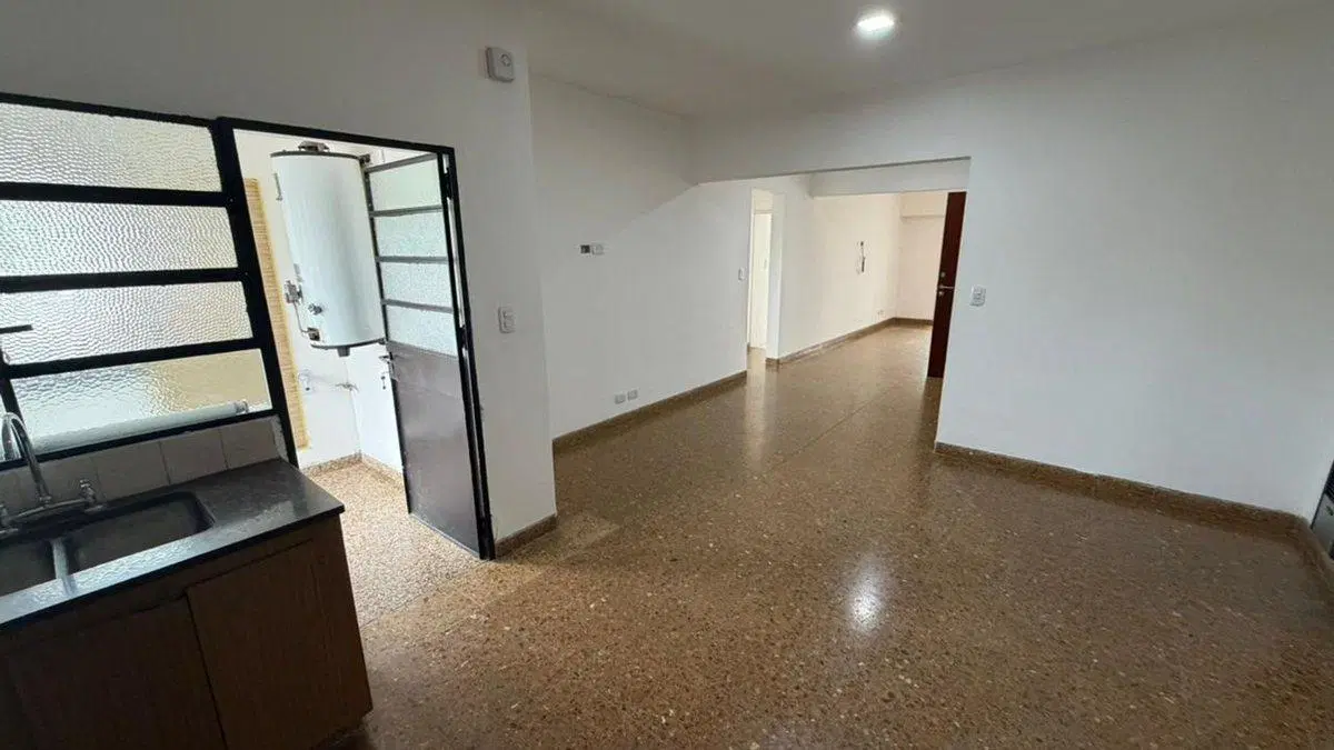 Local Comercial +Depto de 2 dorm c/cochera CENTRO 2