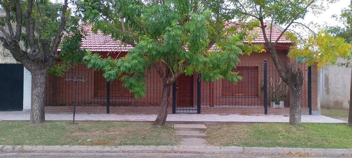 Hermosa casa en San Eduardo 4