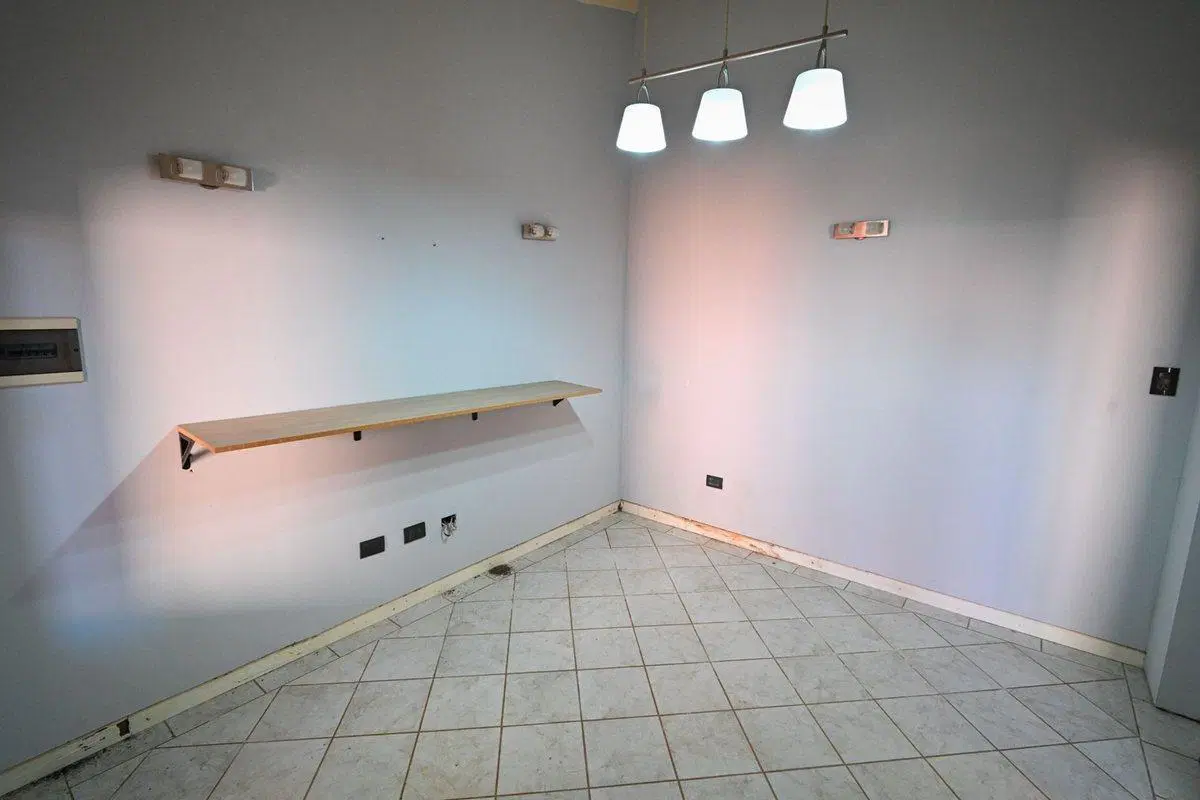 EN VENTA CASA MODERNA CON GRAN PATIO Y PILETA 2