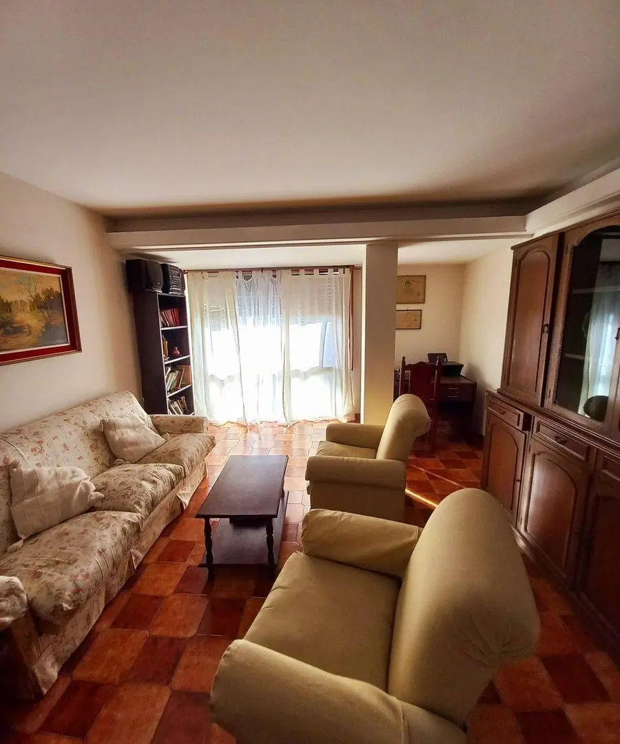 Departamento Mitre 610 4