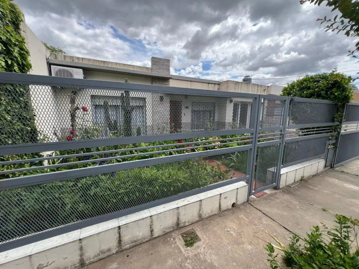 Se vende casa 2 dorm - Zona Esc. Dante Alighieri 5