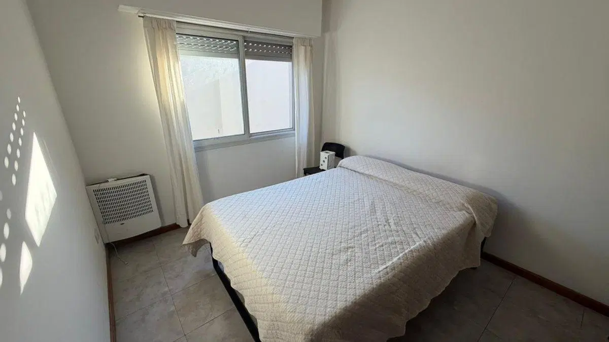 Se vende DEPTO PB zona Hospital Nuevo y Facultad 4