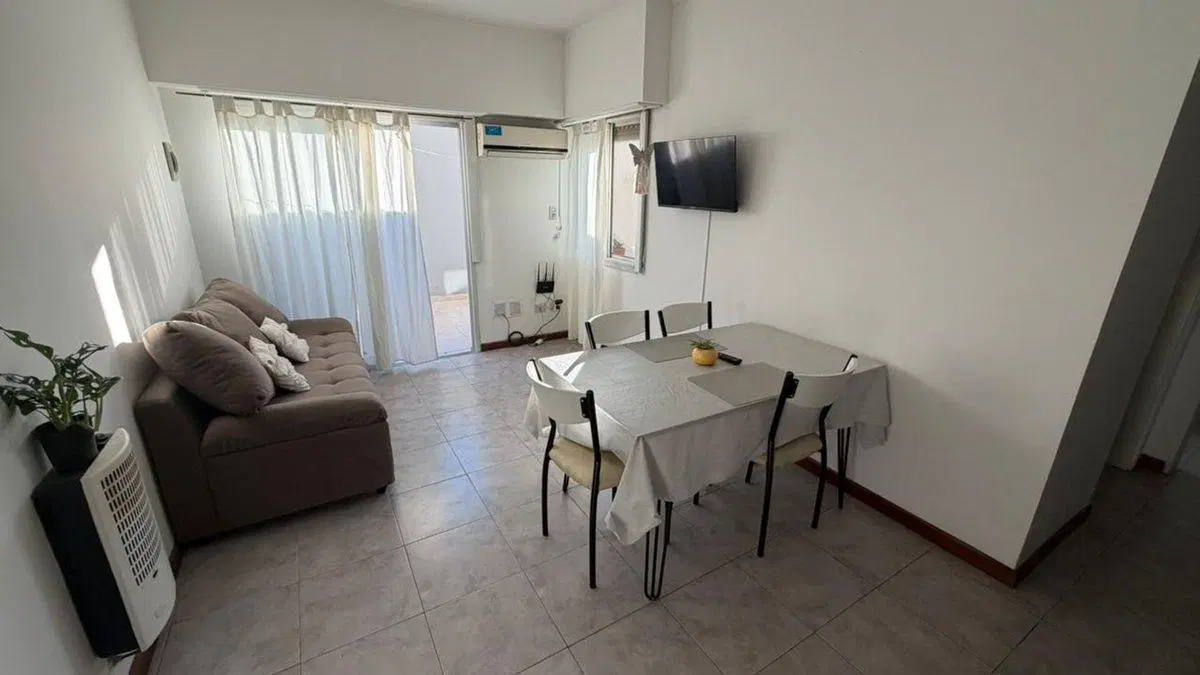 Se vende DEPTO PB zona Hospital Nuevo y Facultad 2