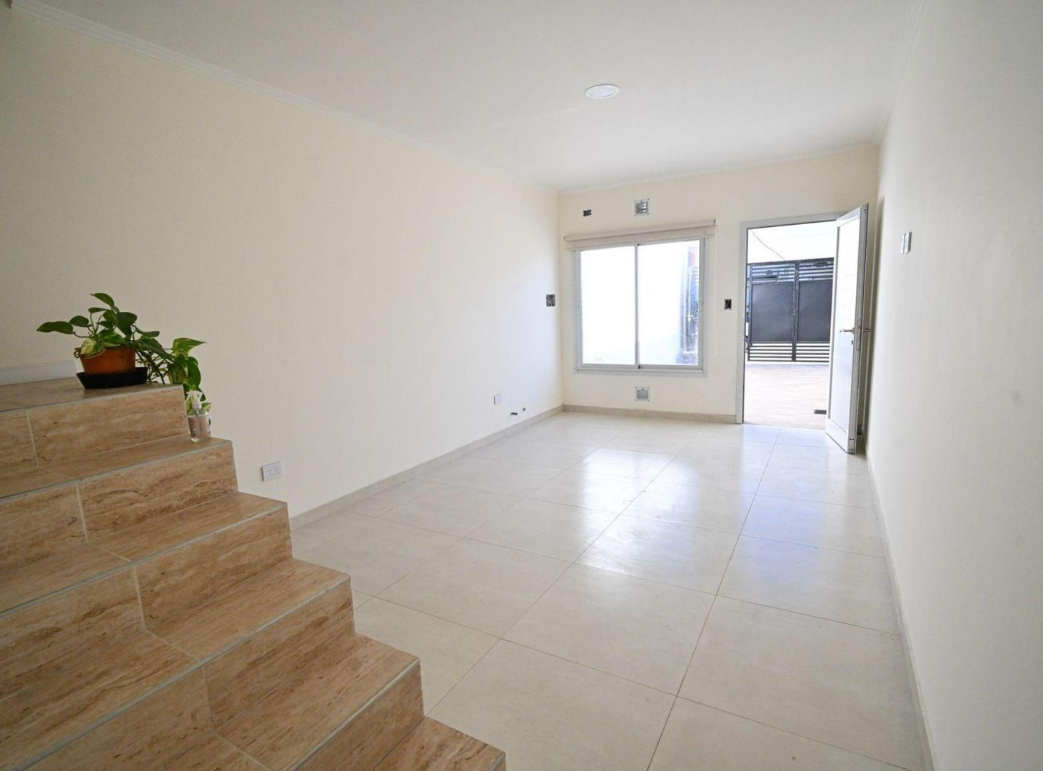Foto de Departamento tipo Duplex con cochera y patio, imagen 3