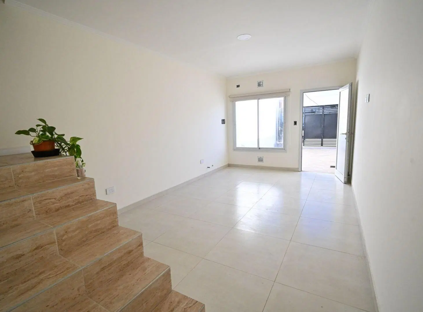 Departamento tipo Duplex con cochera y patio 3