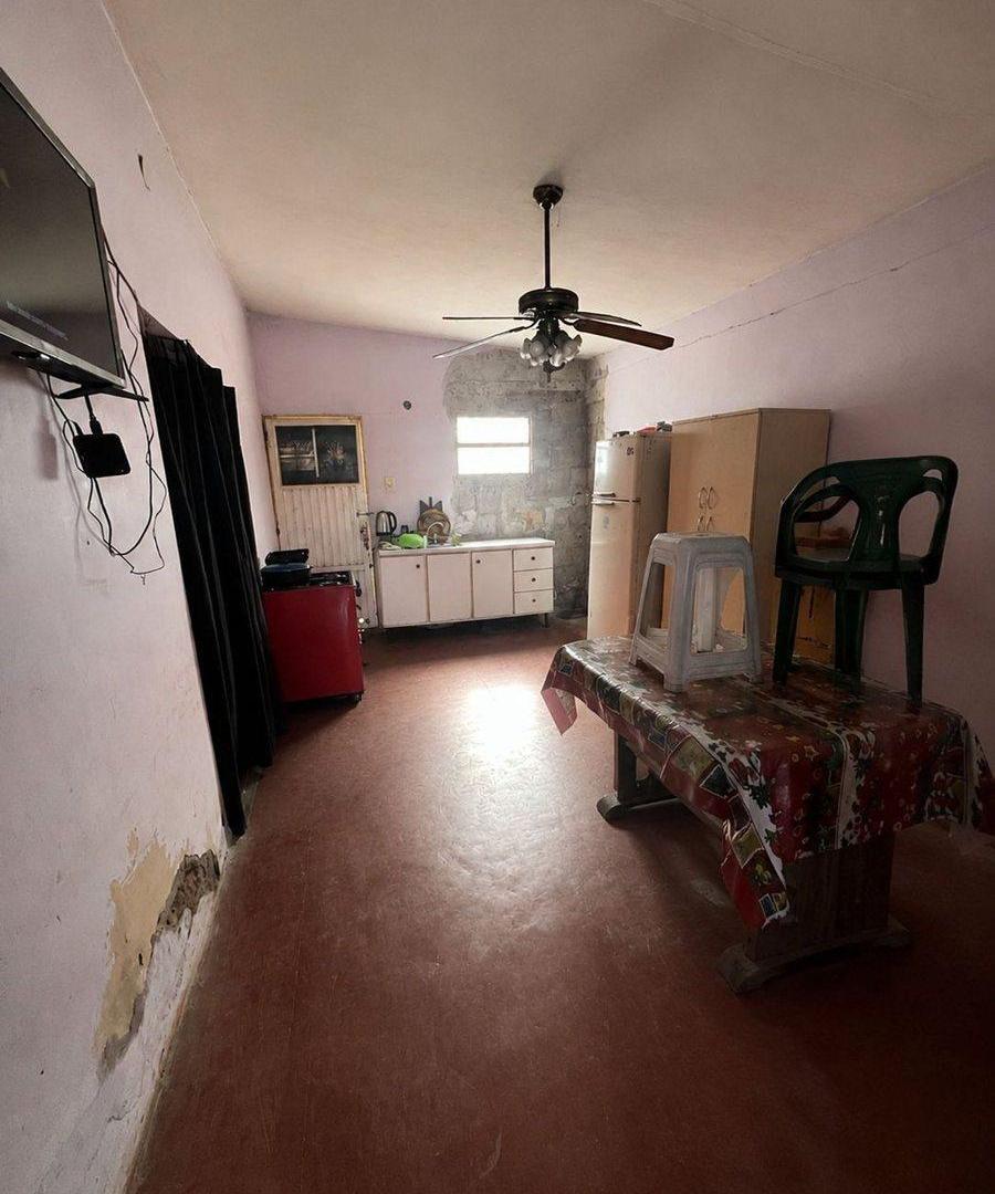 Foto de Casa + departamento sobre amplio lote, imagen 3
