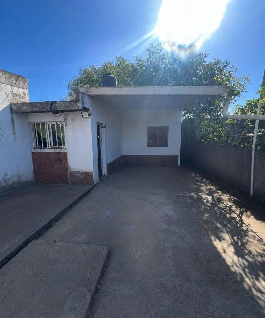 Casa + departamento sobre amplio lote 3