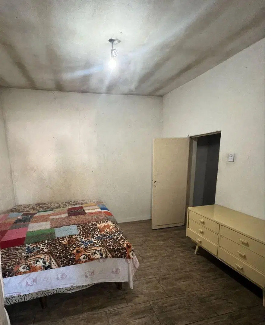 Casa + departamento sobre amplio lote 2