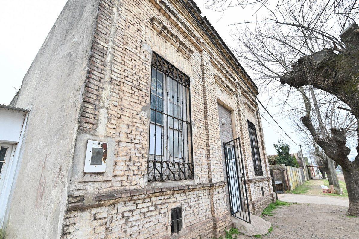 VENDE CASONA 3 DORMITORIOS SAN EDUARDO