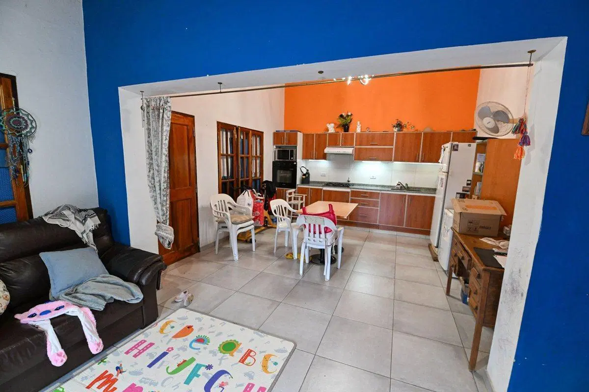 VENDE CASONA 3 DORMITORIOS SAN EDUARDO 4