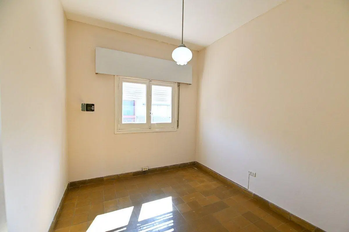 Departamentos + locales céntrico con 600m2 de lote 2