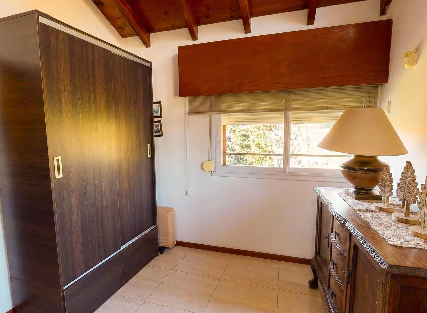 Se vende quinta c/imponente jardin en B° Los Pinos 5
